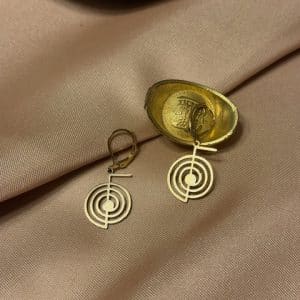 Cho Ku Rei Brincos em aço dourados/prateados